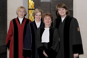 Groepsfoto van de buitengewoon ambtenaren van de burgerlijke stand in Woensdrecht